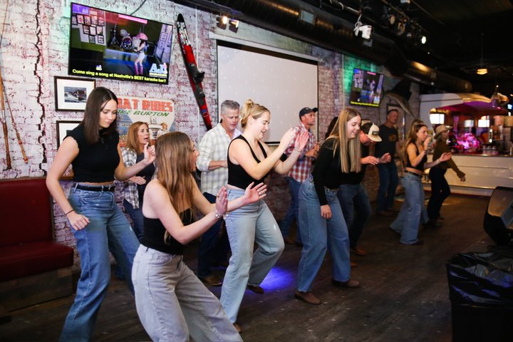 Lernen Sie Country Line Dance in einem Nashville Honky Tonk mit einem Erinnerungsvideo, Foto 30 | wizardtrip