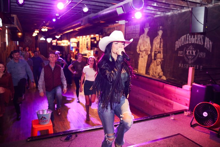 Lernen Sie Country Line Dance in einem Nashville Honky Tonk mit einem Erinnerungsvideo, Foto 34 | wizardtrip