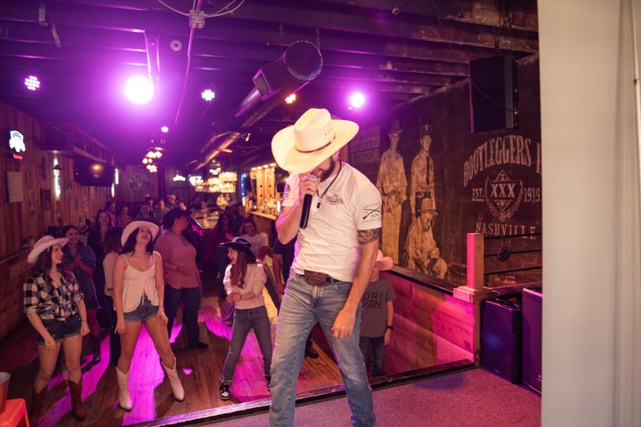 Lernen Sie Country Line Dance in einem Nashville Honky Tonk mit einem Erinnerungsvideo, Foto 40 | wizardtrip