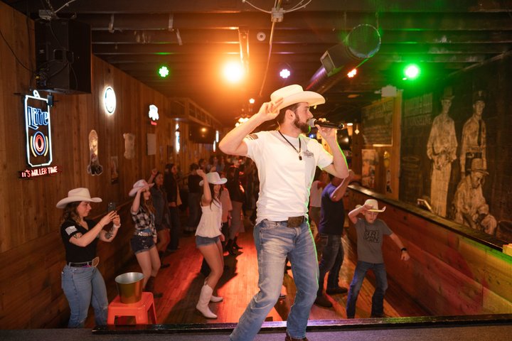 Lernen Sie Country Line Dance in einem Nashville Honky Tonk mit einem Erinnerungsvideo, Foto 41 | wizardtrip