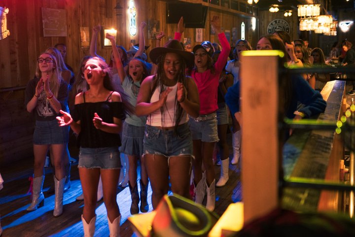 Lernen Sie Country Line Dance in einem Nashville Honky Tonk mit einem Erinnerungsvideo, Foto 42 | wizardtrip