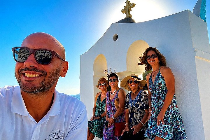 Visite privée capturant les vues emblématiques de Santorin et les lieux de photo cachés à Oia, Fira et dans des endroits pittoresques, photo 7 | wizardtrip
