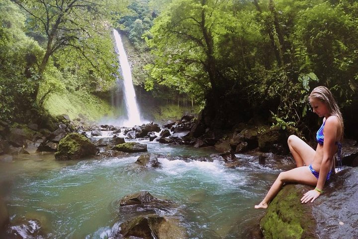 Ganztägige Arenal-Highlights: Hängebrücken, Wasserfall & Vulkan | wizardtrip