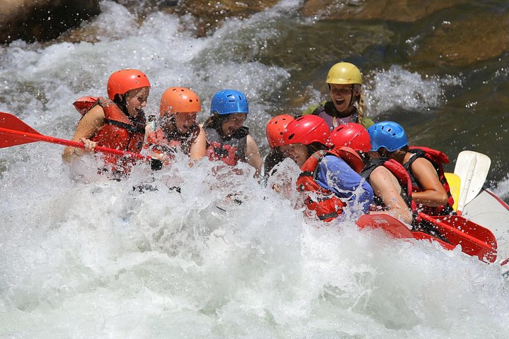Disfruta de un pintoresco recorrido de rafting de medio día por el río Animas Inferior en Durango, Colorado, con rápidos emocionantes y hermosas vistas, foto 6 | wizardtrip