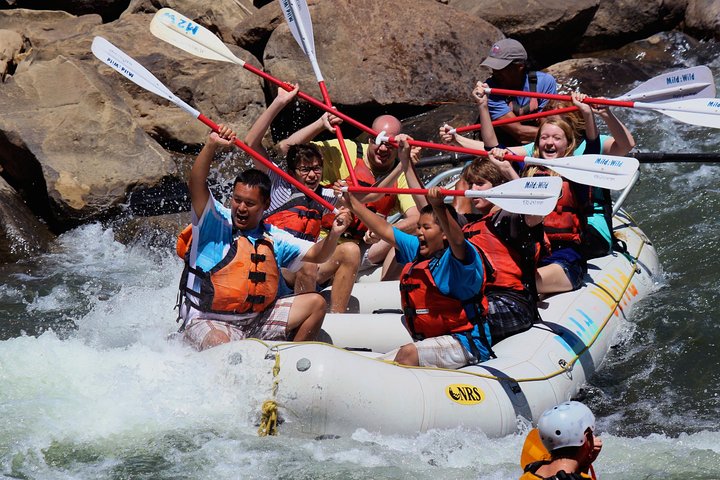 Disfruta de un pintoresco recorrido de rafting de medio día por el río Animas Inferior en Durango, Colorado, con rápidos emocionantes y hermosas vistas, foto 7 | wizardtrip