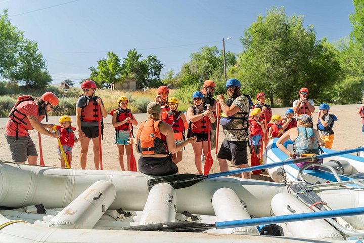 Disfruta de un pintoresco recorrido de rafting de medio día por el río Animas Inferior en Durango, Colorado, con rápidos emocionantes y hermosas vistas, foto 16 | wizardtrip