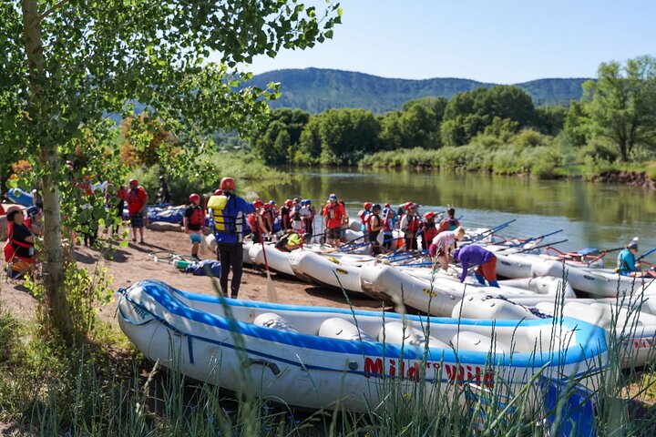 Disfruta de un pintoresco recorrido de rafting de medio día por el río Animas Inferior en Durango, Colorado, con rápidos emocionantes y hermosas vistas, foto 17 | wizardtrip