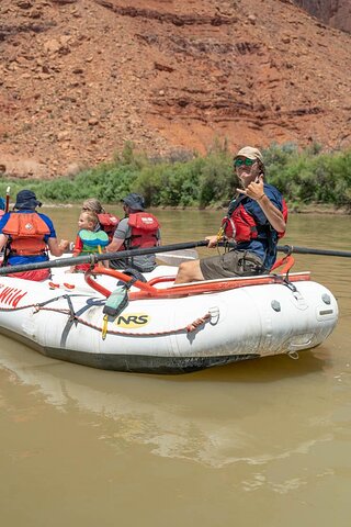 Rafting panoramique sur le fleuve Colorado à travers Castle Valley, Moab, photo 9 | wizardtrip