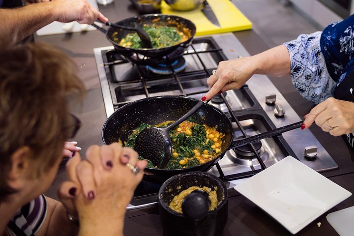Hands-on paella and tapas cooking class in Seville with a market tour, photo 6 | wizardtrip