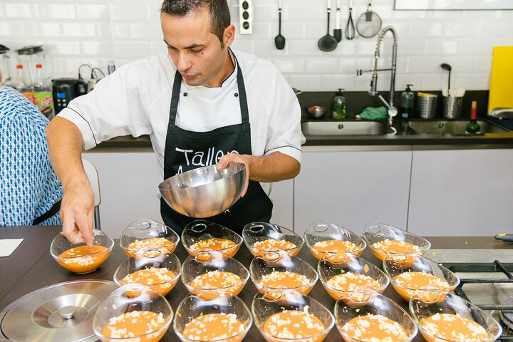 Hands-on paella and tapas cooking class in Seville with a market tour, photo 7 | wizardtrip
