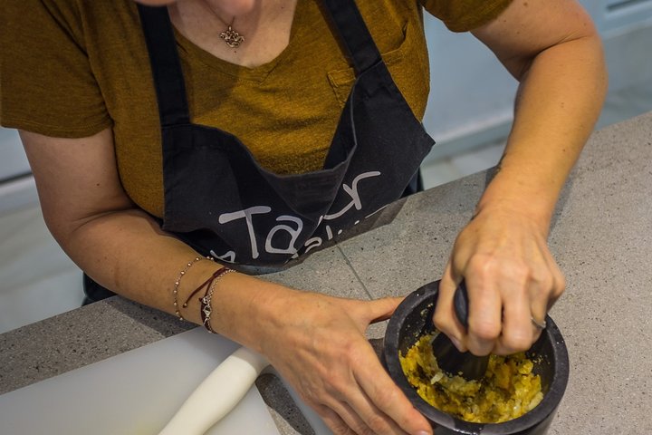Hands-on paella and tapas cooking class in Seville with a market tour, photo 8 | wizardtrip