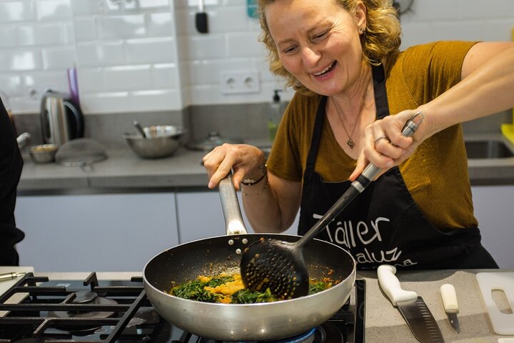 Hands-on paella and tapas cooking class in Seville with a market tour, photo 10 | wizardtrip