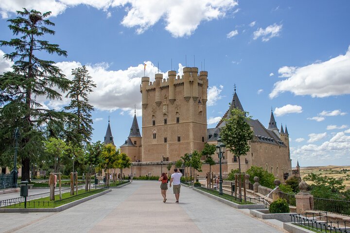 Esplora la storica Toledo, Segovia e Ávila in un tour guidato di un'intera giornata da Madrid, con monumenti iconici e pranzo opzionale, foto 11 | wizardtrip
