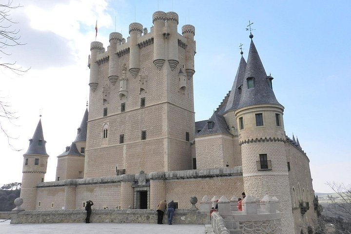Esplora la storica Toledo, Segovia e Ávila in un tour guidato di un'intera giornata da Madrid, con monumenti iconici e pranzo opzionale, foto 14 | wizardtrip