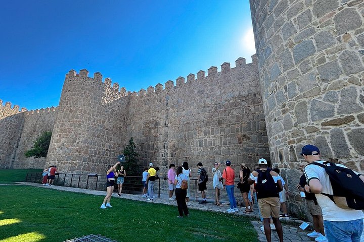 Esplora la storica Toledo, Segovia e Ávila in un tour guidato di un'intera giornata da Madrid, con monumenti iconici e pranzo opzionale, foto 16 | wizardtrip