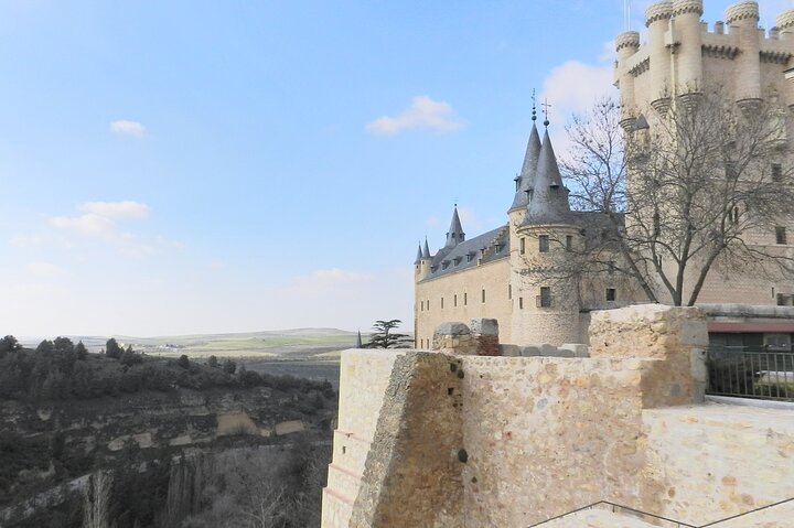 Esplora la storica Toledo, Segovia e Ávila in un tour guidato di un'intera giornata da Madrid, con monumenti iconici e pranzo opzionale, foto 17 | wizardtrip