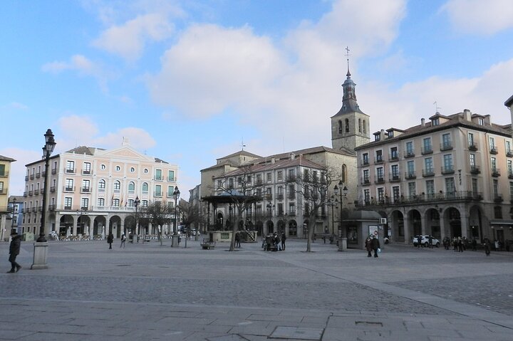 Esplora la storica Toledo, Segovia e Ávila in un tour guidato di un'intera giornata da Madrid, con monumenti iconici e pranzo opzionale, foto 25 | wizardtrip