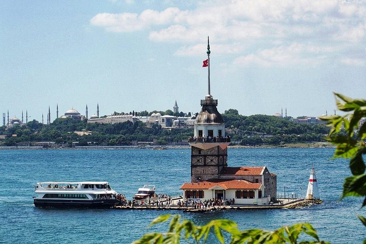 Luksusyachtcruise på Istanbuls Bosporos-stredet, med landemerker og den asiatiske siden, foto 13 | wizardtrip