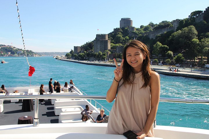 Luksusyachtcruise på Istanbuls Bosporos-stredet, med landemerker og den asiatiske siden, foto 14 | wizardtrip
