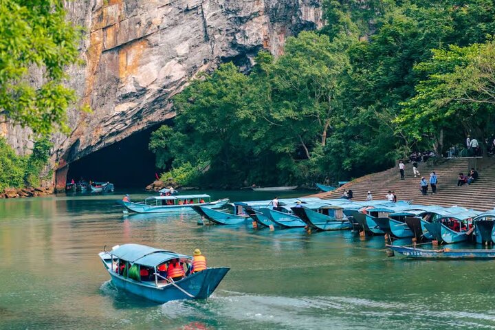 Verken de magnifieke Phong Nha en Paradise Caves in Vietnam, met adembenemende stalactieten en ondergrondse rivieren, foto 6 | wizardtrip