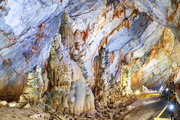 Verken de magnifieke Phong Nha en Paradise Caves in Vietnam, met adembenemende stalactieten en ondergrondse rivieren, foto 7 | wizardtrip