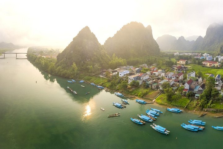 Verken de magnifieke Phong Nha en Paradise Caves in Vietnam, met adembenemende stalactieten en ondergrondse rivieren, foto 8 | wizardtrip