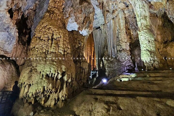 Verken de magnifieke Phong Nha en Paradise Caves in Vietnam, met adembenemende stalactieten en ondergrondse rivieren, foto 20 | wizardtrip