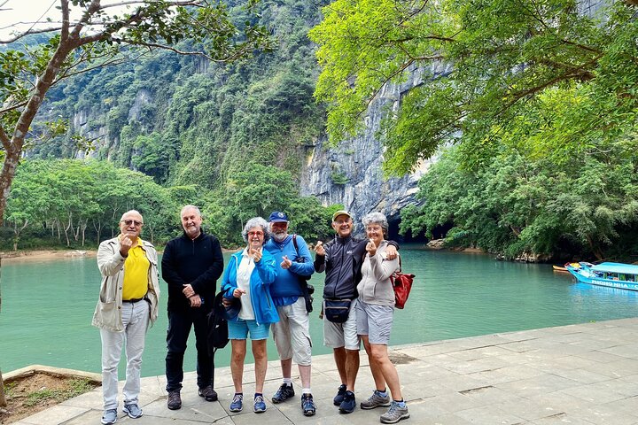 Verken de magnifieke Phong Nha en Paradise Caves in Vietnam, met adembenemende stalactieten en ondergrondse rivieren, foto 21 | wizardtrip