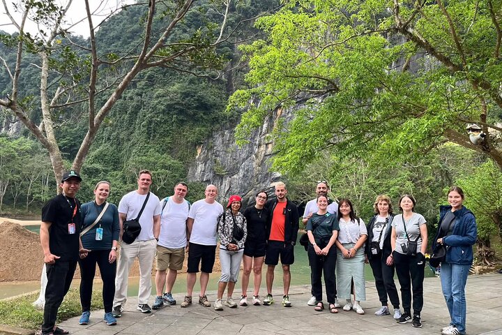 Verken de magnifieke Phong Nha en Paradise Caves in Vietnam, met adembenemende stalactieten en ondergrondse rivieren, foto 26 | wizardtrip