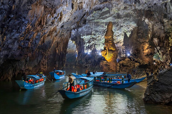 Verken de magnifieke Phong Nha en Paradise Caves in Vietnam, met adembenemende stalactieten en ondergrondse rivieren, foto 28 | wizardtrip