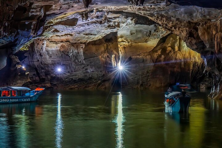 Verken de magnifieke Phong Nha en Paradise Caves in Vietnam, met adembenemende stalactieten en ondergrondse rivieren, foto 29 | wizardtrip