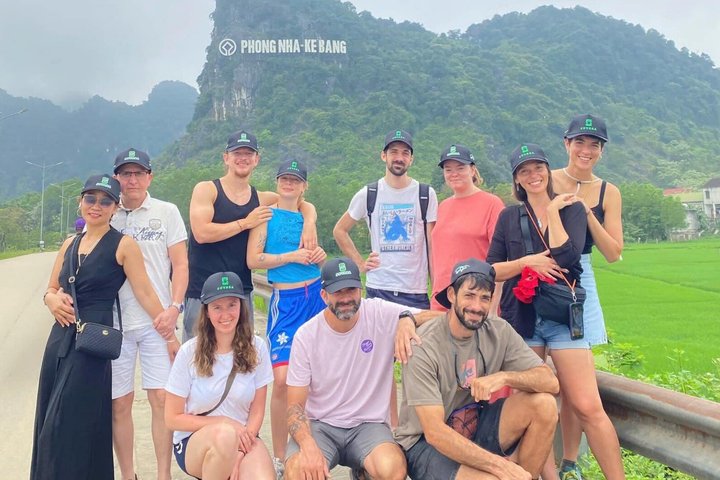Verken de magnifieke Phong Nha en Paradise Caves in Vietnam, met adembenemende stalactieten en ondergrondse rivieren, foto 35 | wizardtrip