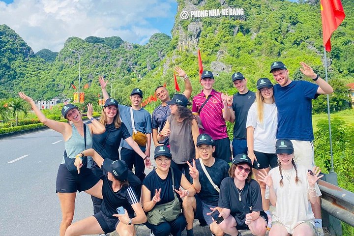 Verken de magnifieke Phong Nha en Paradise Caves in Vietnam, met adembenemende stalactieten en ondergrondse rivieren, foto 36 | wizardtrip