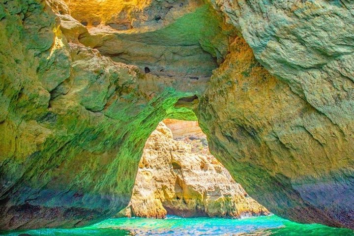 Speedboottocht langs de Benagil-grotten en de kust van de Algarve in Portimão, foto 10 | wizardtrip