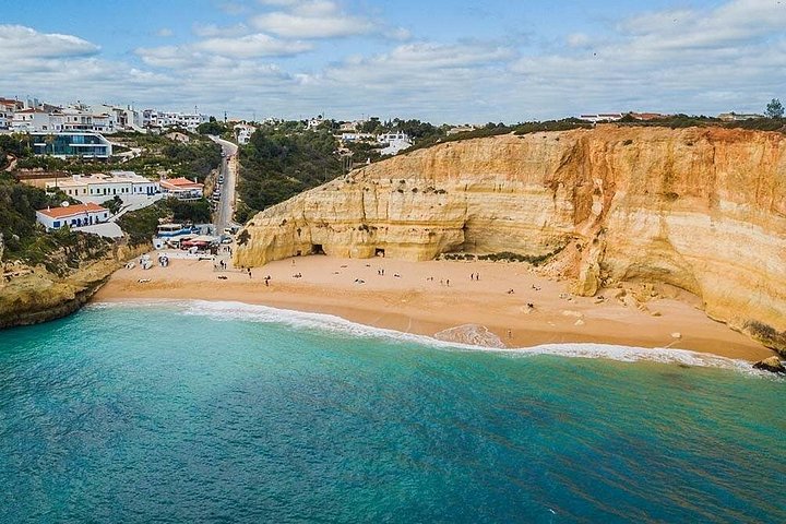 Speedboottocht langs de Benagil-grotten en de kust van de Algarve in Portimão, foto 34 | wizardtrip