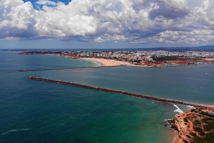 Spennende hurtigbåttur som utforsker grottene og kystlinjen nær Portimão og Benagil, Portugal, foto 21 | wizardtrip