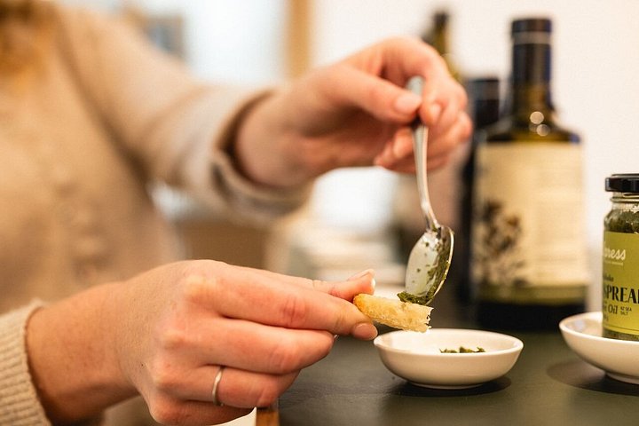 Waiheke Island Gourmet Food and Wine Tour mit Weingütern, Austern, Olivenöl und lokalen Produkten, Foto 10 | wizardtrip