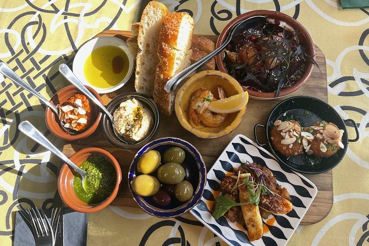 Waiheke Island Gourmet Food and Wine Tour mit Weingütern, Austern, Olivenöl und lokalen Produkten, Foto 20 | wizardtrip