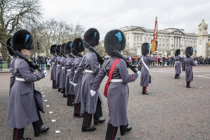 Passeio guiado a pé pelos marcos reais de Londres, incluindo o Palácio de Buckingham e a cerimónia da Troca da Guarda, foto 6 | wizardtrip