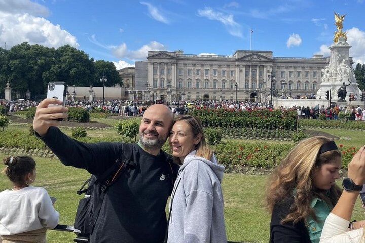 Passeio guiado a pé pelos marcos reais de Londres, incluindo o Palácio de Buckingham e a cerimónia da Troca da Guarda, foto 11 | wizardtrip
