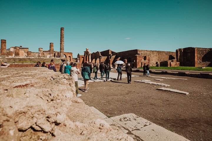 Pompeii Small Group Tour with an Archaeologist | wizardtrip