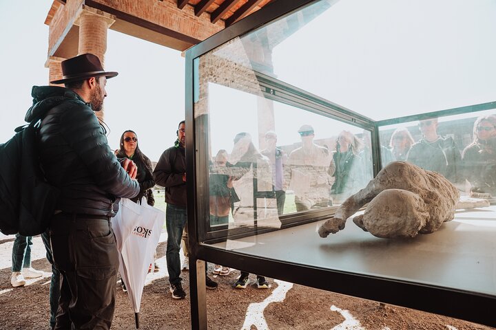 Utforsk de gamle ruinene av Pompeii med en arkeologguide på en liten gruppetur, foto 7 | wizardtrip