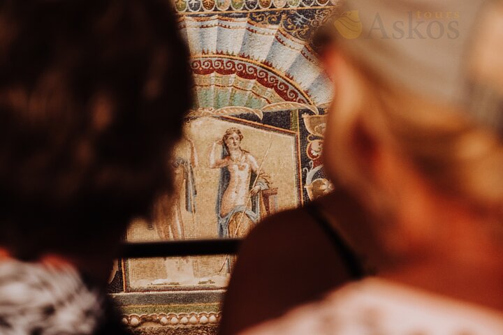 Groepsrondleiding met archeoloog bij de oude ruïnes van Herculaneum, Italië, foto 6 | wizardtrip