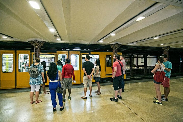 Visite guidée à pied en petit groupe des sites historiques et des vues de Budapest, photo 8 | wizardtrip