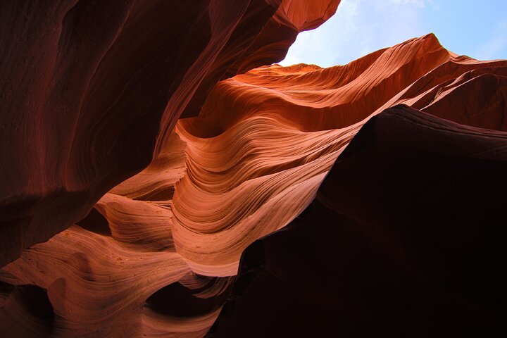 Guidet vandretur gennem de farverige sandstenskløfter i Lower Antelope Canyon, Page, Arizona, foto 6 | wizardtrip