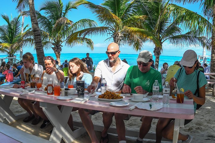 Providenciales-Tour im lustigen Love Buggy mit historischen Stätten und lokalem Essen, Foto 7 | wizardtrip