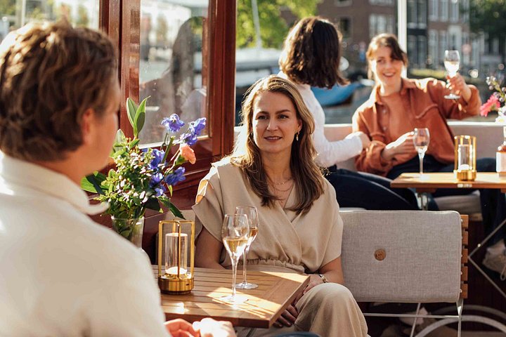 Lyxig kanalkryssning i Amsterdam med drinkar och snacks, förbi historiska landmärken, foto 11 | wizardtrip