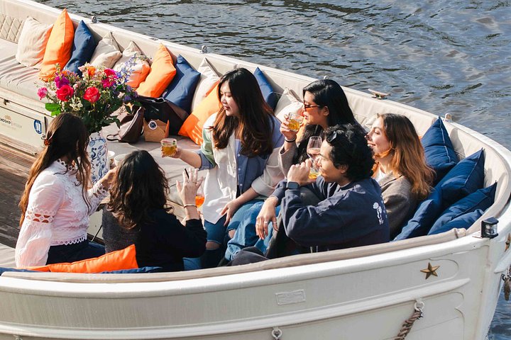 Lyxig kanalkryssning i Amsterdam med drinkar och snacks, förbi historiska landmärken, foto 22 | wizardtrip