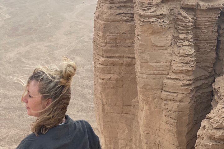 Oplev de dramatiske klipper og vidtstrakte ørkenudsigter ved Verdens Ende nær Riyadh, Saudi-Arabien, foto 8 | wizardtrip