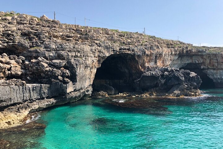Båttur som utforsker sjøgrotter og kystlinje i Puglia, Italia, med bading og aperitiff, foto 18 | wizardtrip